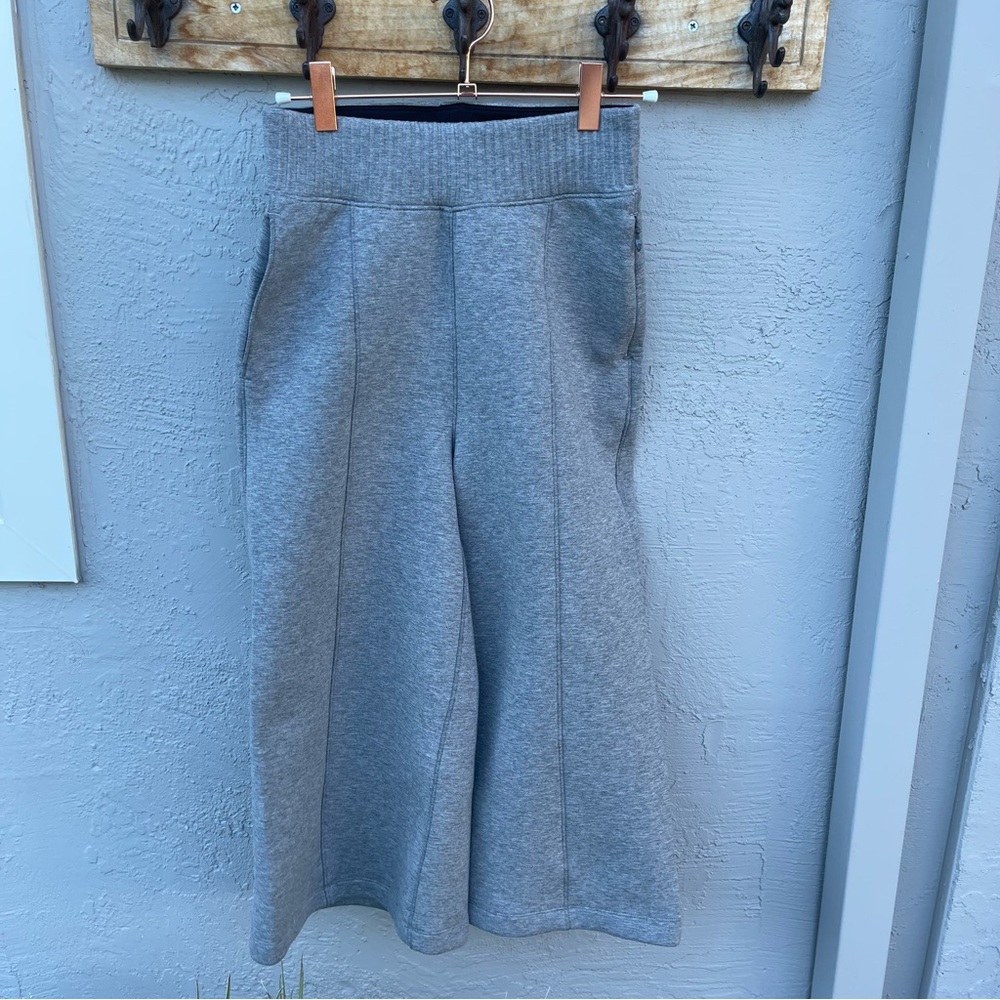 Lululemon . new form crop